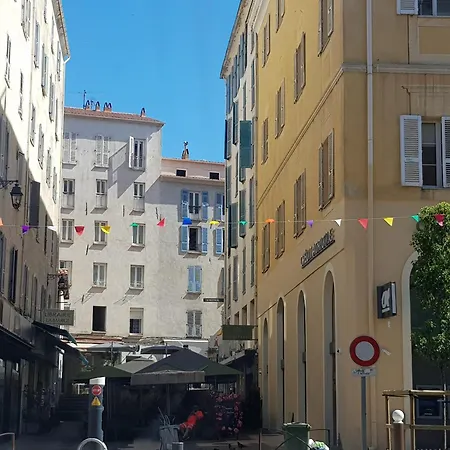 Apartment Beau Pour 3 A 4 Pers En Plein Centre De La Vieille Historique