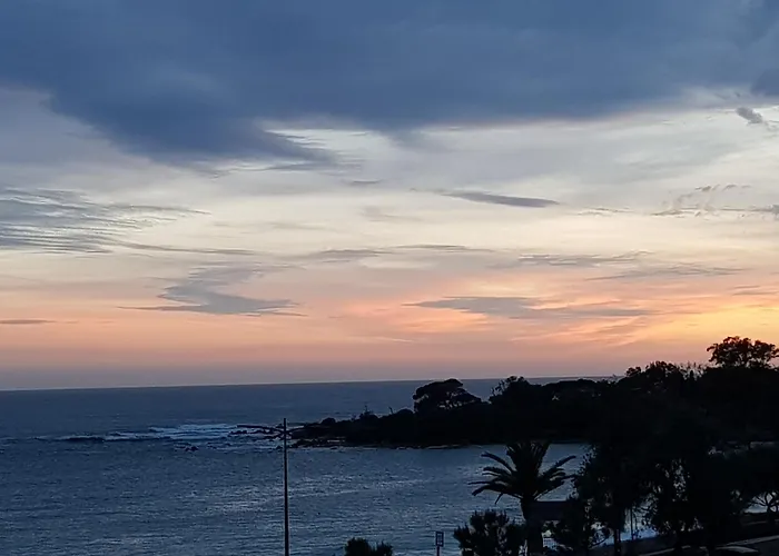 Beau Pour 3 A 4 Pers En Plein Centre De La Vieille Historique Ajaccio (Corsica)