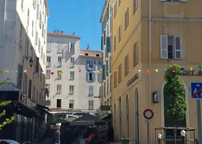 Apartment Beau Pour 3 A 4 Pers En Plein Centre De La Vieille Historique
